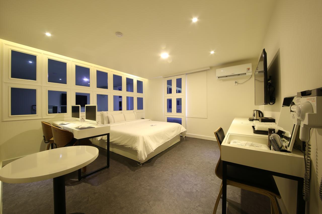 Winner Hotel Jeonju Buitenkant foto