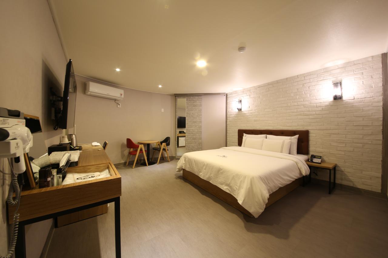 Winner Hotel Jeonju Buitenkant foto